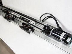 托利顿V8承重量大，安装简单，调试方便